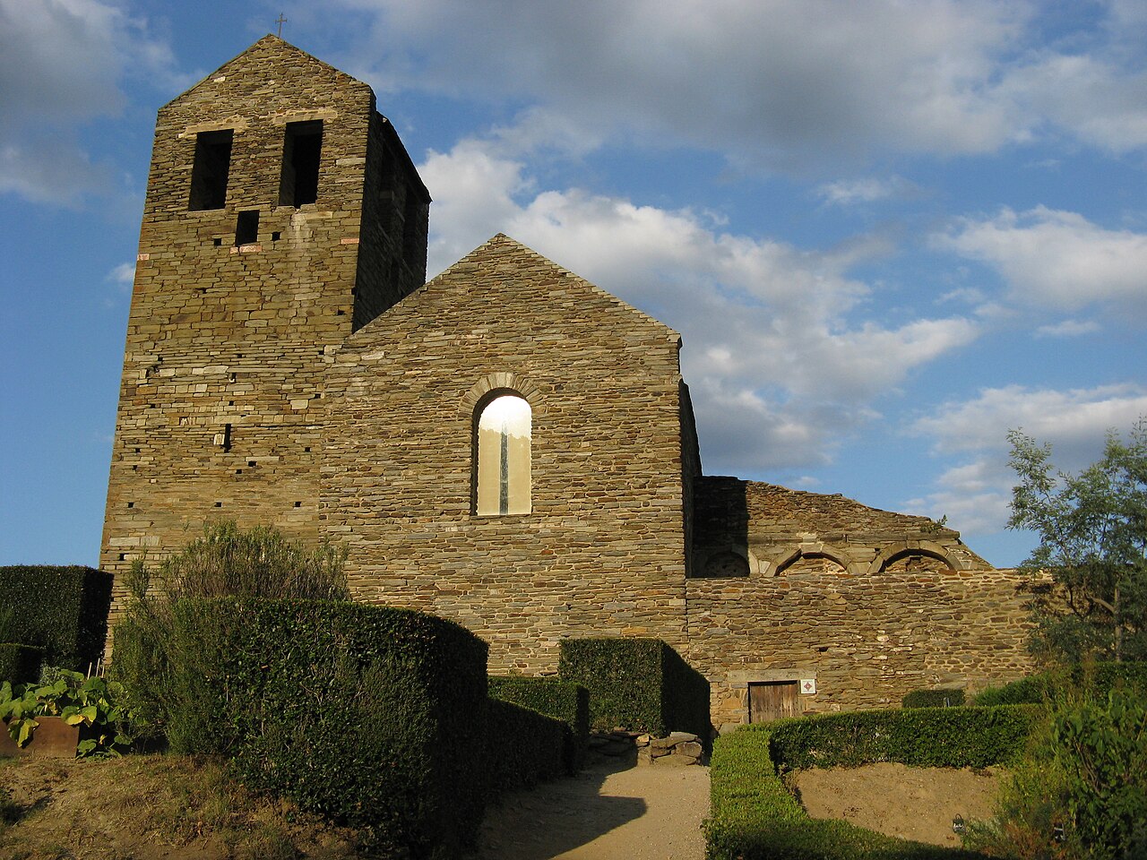 prieuré de Serrabone — Boule-d'Amont