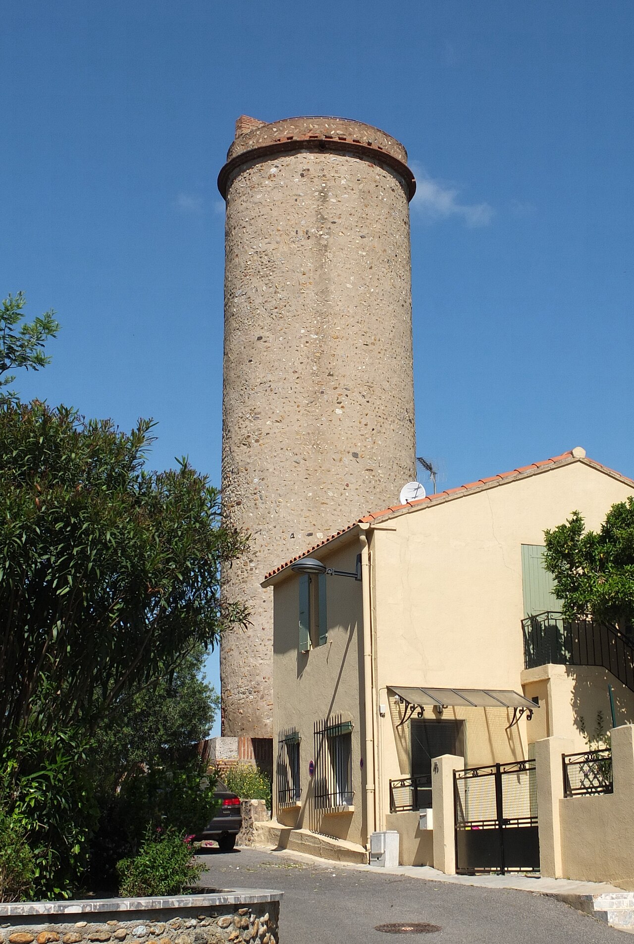 tour de Château-Roussillon